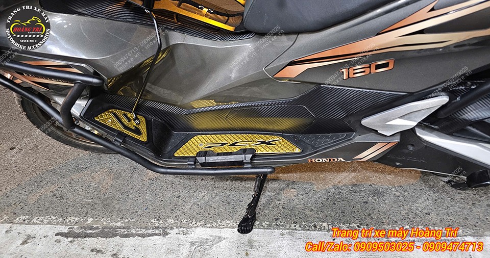 Thảm để chân PCX 160 2025 nhôm CNC