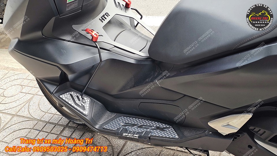 Thảm để chân PCX 160 2025 nhôm CNC