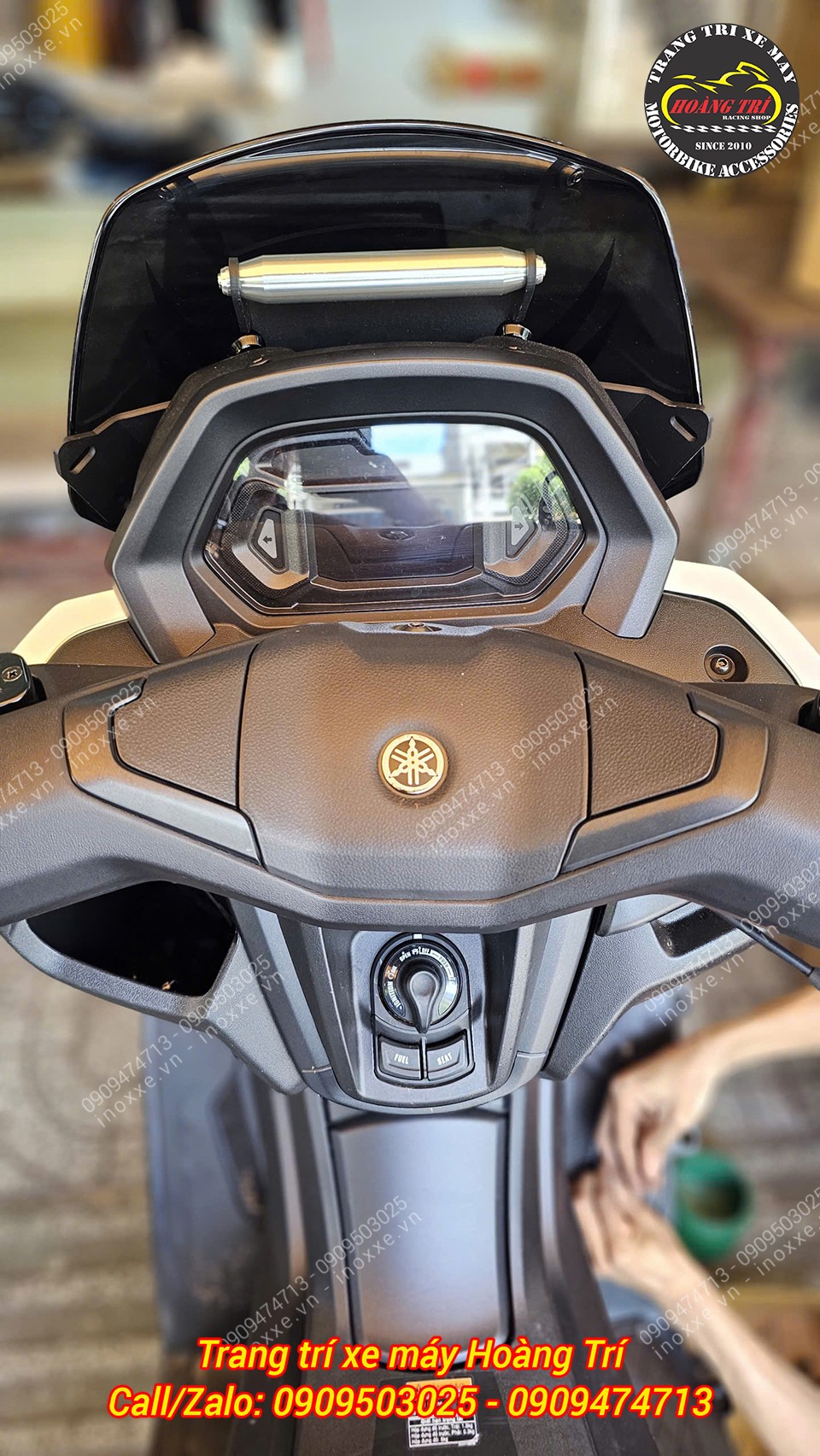 Khung nâng kính chắn gió tích hợp thanh ngang GPS cho xe Yamaha NMAX 155