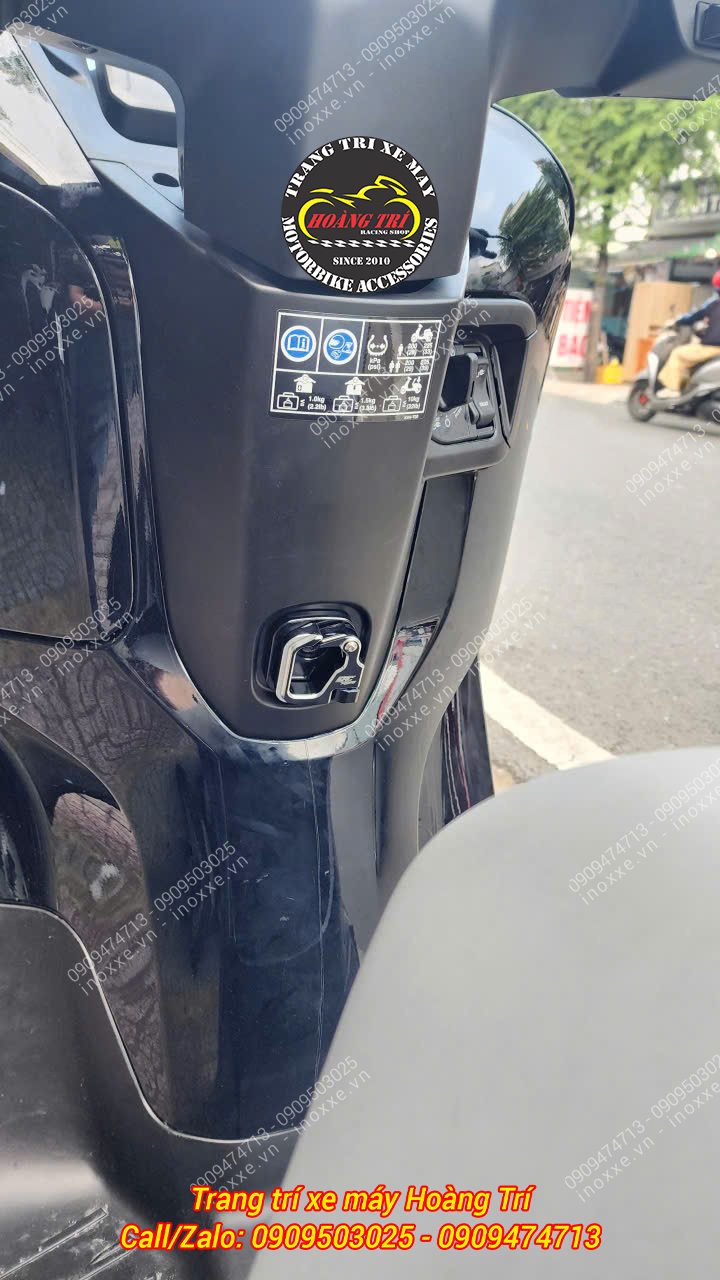 Móc treo đồ cho xe Honda UC3