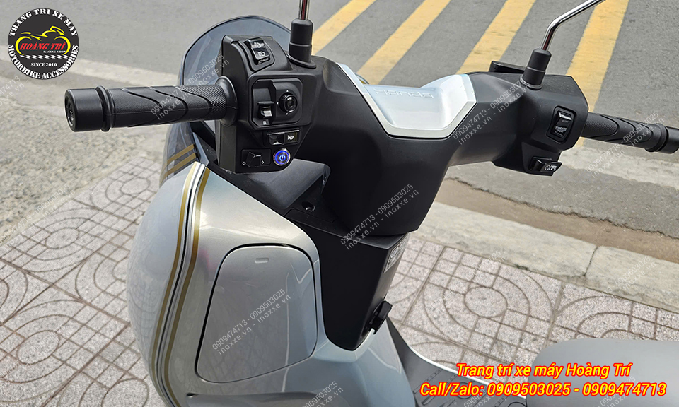 Độ bật gác chân sau tự động cho xe Honda UC3