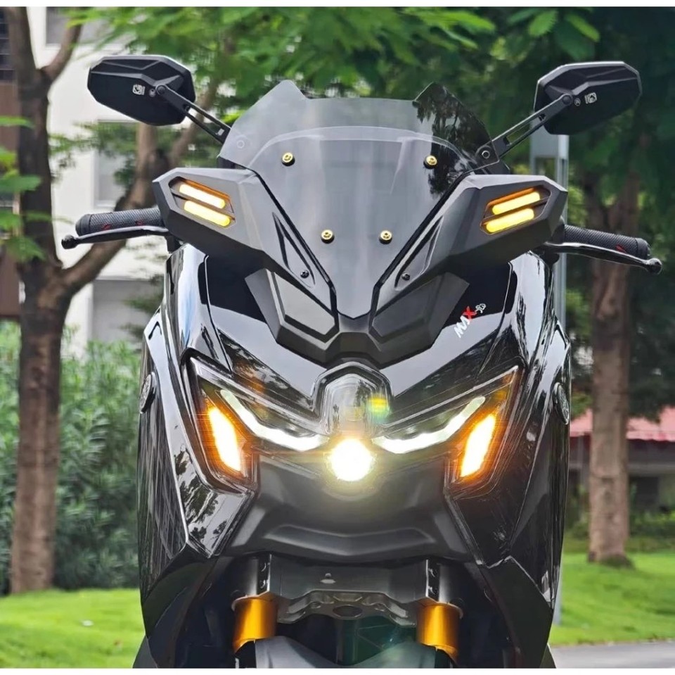 Mặt nạ kính chắn gió Nmax 155 kiểu Xmax 300