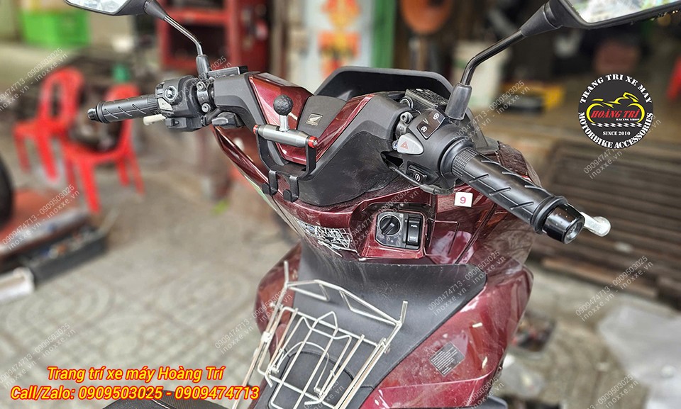 Thanh ngang GPS PCX 160 tích hợp móc treo đồ