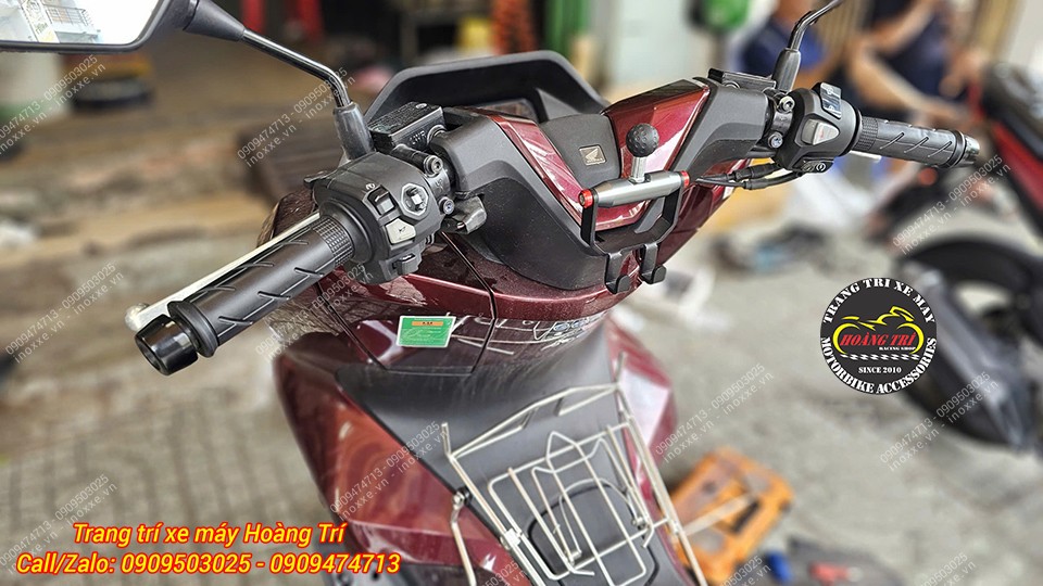 Thanh ngang GPS PCX 160 tích hợp móc treo đồ