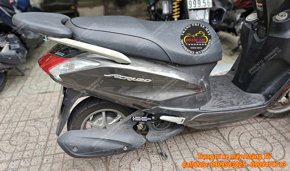 Gác chân phụ xe Acruzo