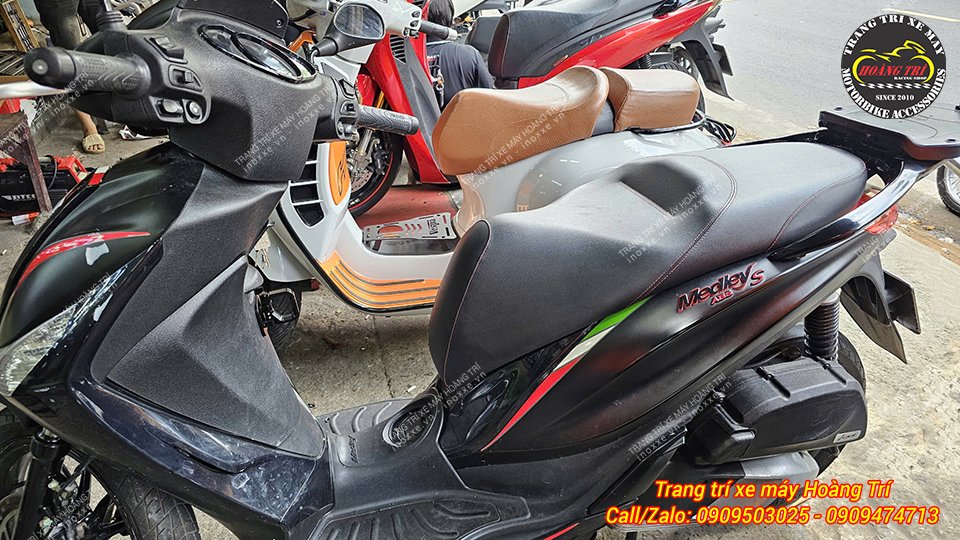 Móc treo đồ Piaggio Medley nhôm CNC