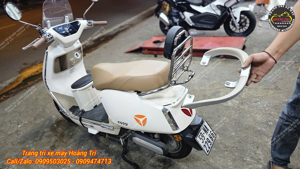 Baga sau kiểu Vespa độ cho xe máy điện Yadea