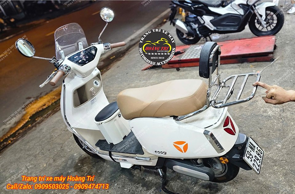 Baga sau kiểu Vespa độ cho xe máy điện Yadea