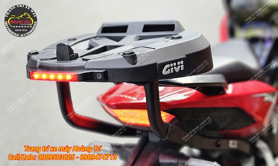 Baga sau Givi HRX cho xe Winner X đế thùng có đèn Stop