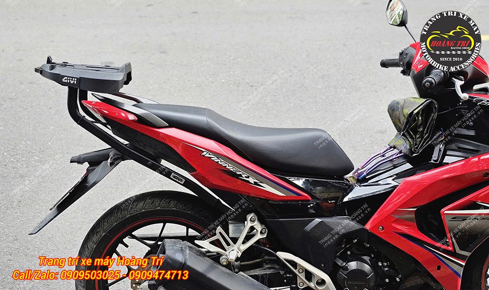 Baga sau Givi HRX cho xe Winner X đế thùng có đèn Stop