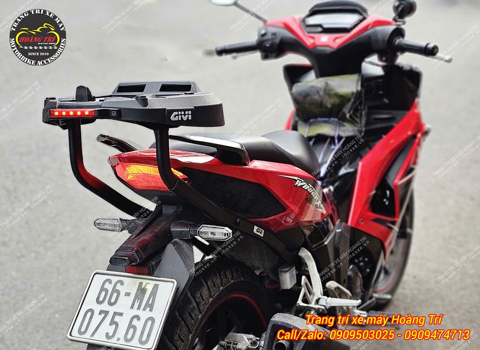 Baga sau Givi HRX cho xe Winner X đế thùng có đèn Stop