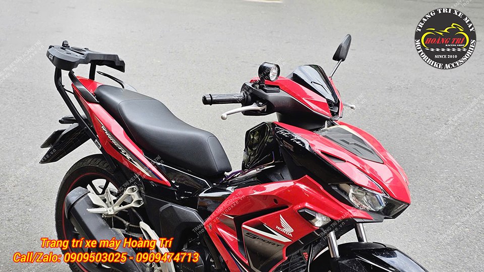 Baga sau Givi HRX cho xe Winner X đế thùng có đèn Stop