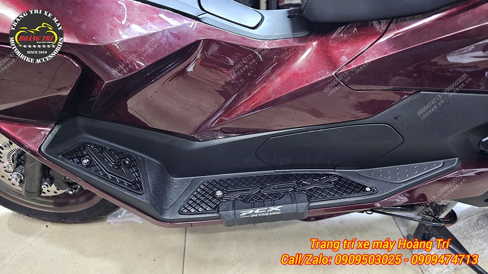 Thảm để chân PCX 160 2025 nhôm CNC