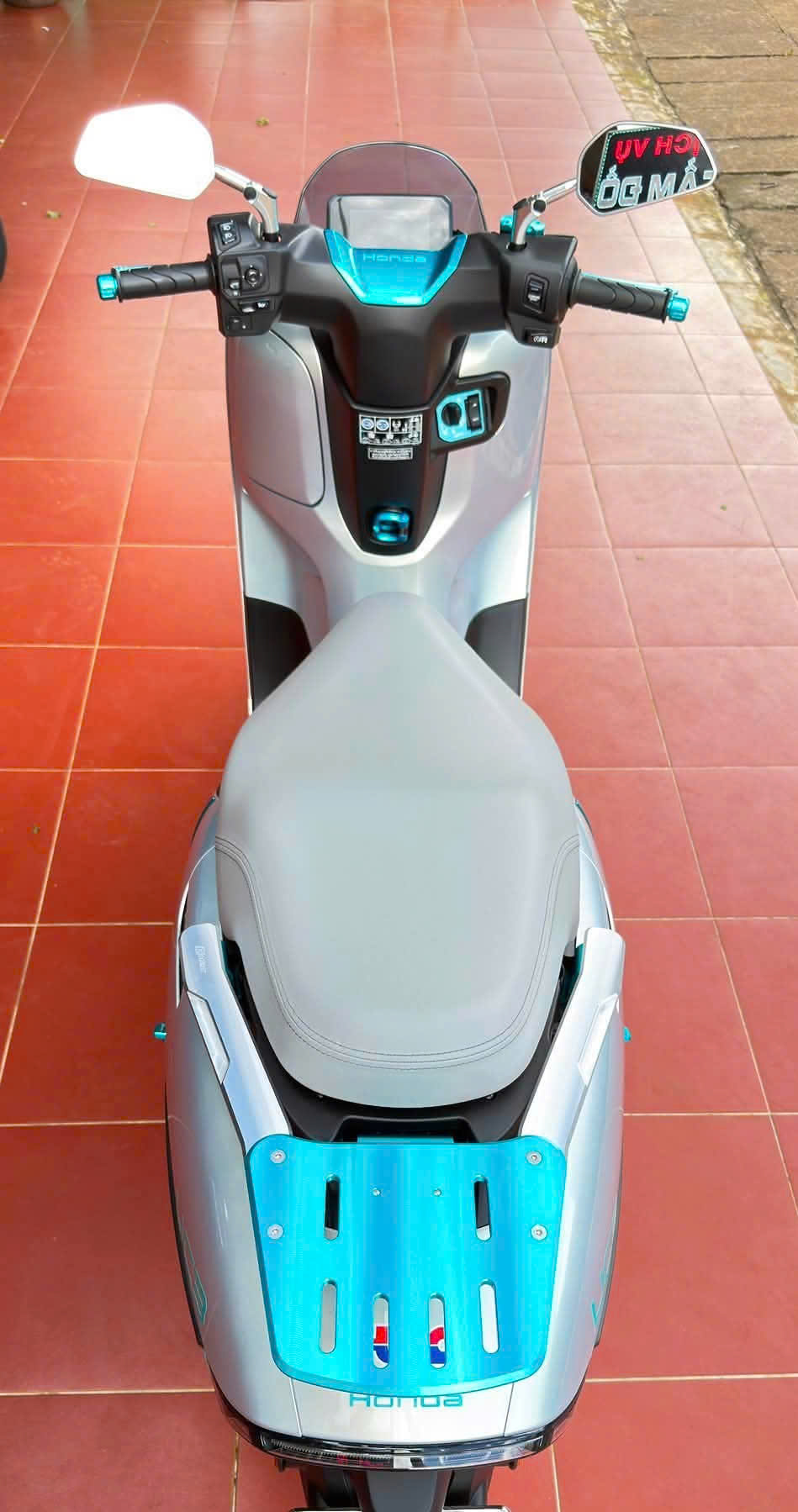 Kính hậu kiểu H2C E4 nhôm CNC