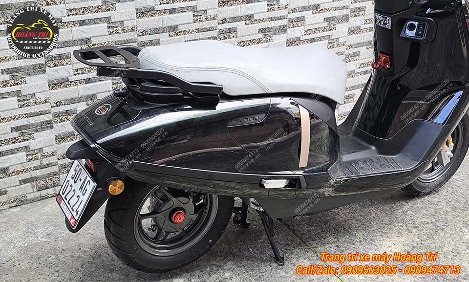 Chụp cốt bánh sau Honda UC3 nhôm CNC