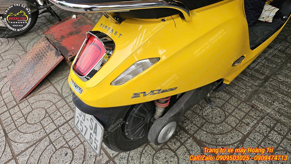 Viền đèn sau Vinfast EVO