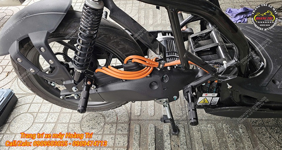 Gác chân phụ xe Datbike Quantum