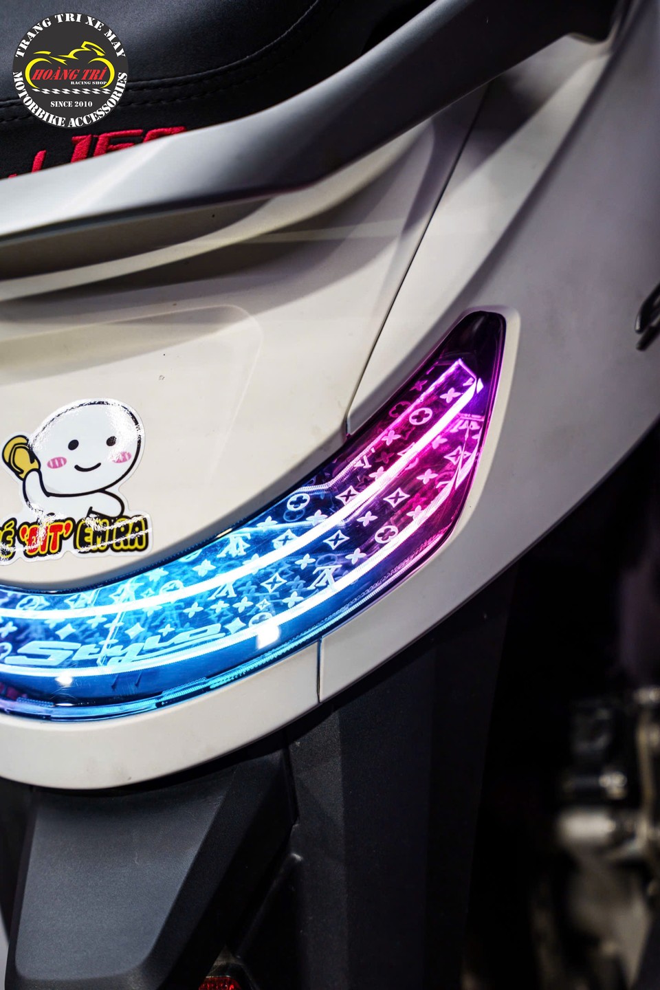 Cụm đèn Led Audi đúc khuôn dành cho xe Stylo 160