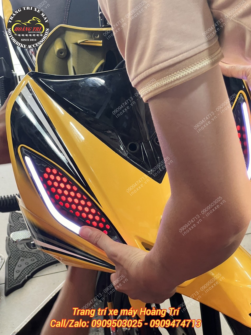 Cụm đèn xi nhan đúc Led Audi i8 Exciter 2010