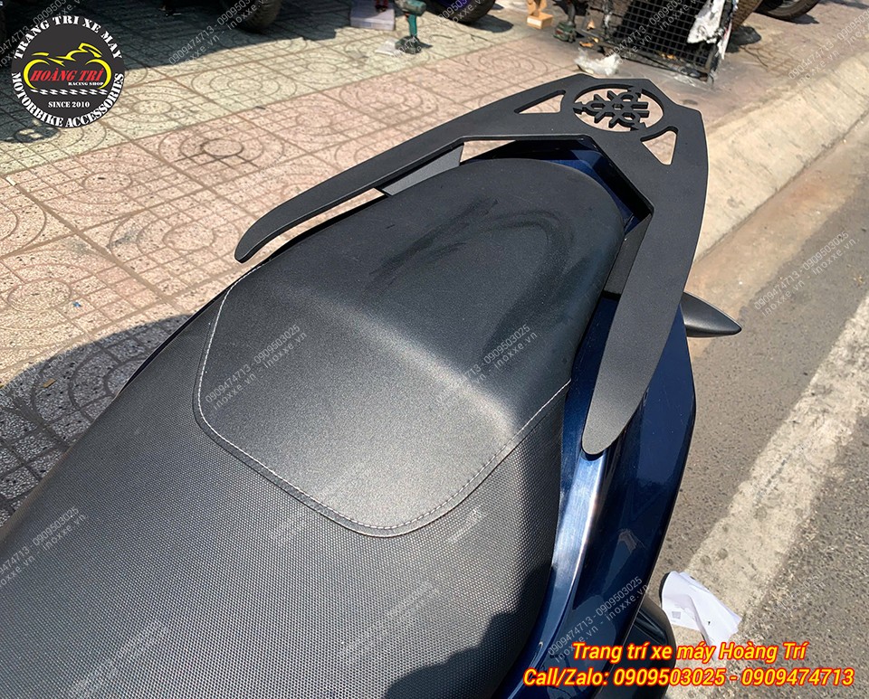 Cản sau (tay dắt) NVX CNC logo Yamaha