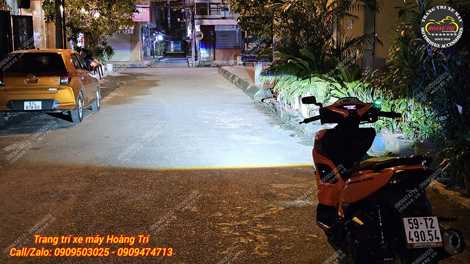 Đèn trợ sáng Aozoom Extra 3