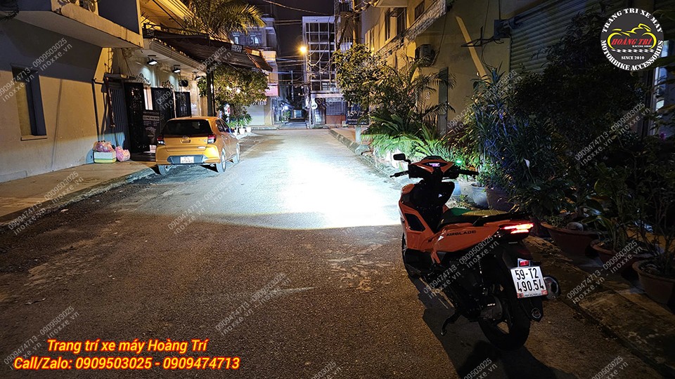 Đèn trợ sáng Aozoom Extra 3