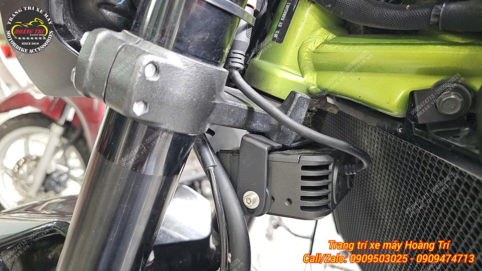 Đèn trợ sáng Aozoom Extra 3