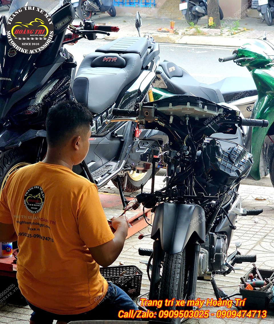 Đồng hồ điện tử Future Led - Sum Racing Plus 2025