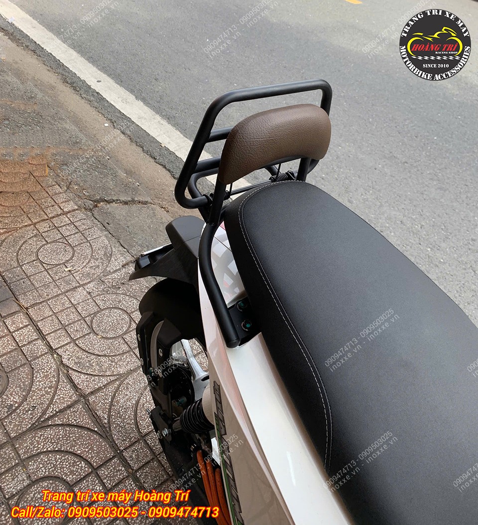 Baga sau xe máy điện Dat Bike Quantum kiểu Vespa