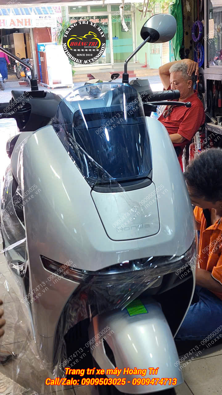 Dán keo xe Honda UC3