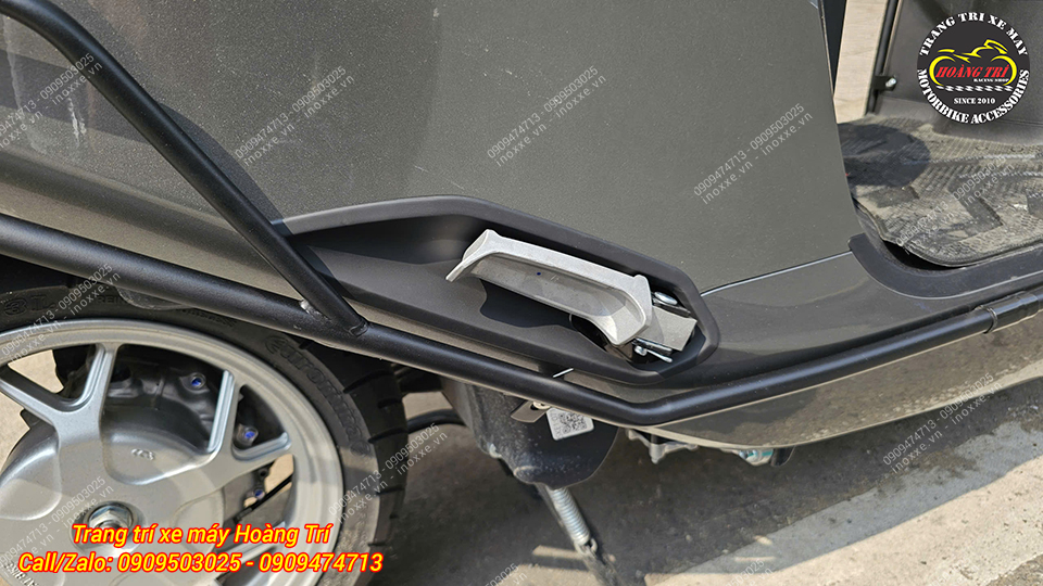 Ốp gác chân sau xe điện ERA