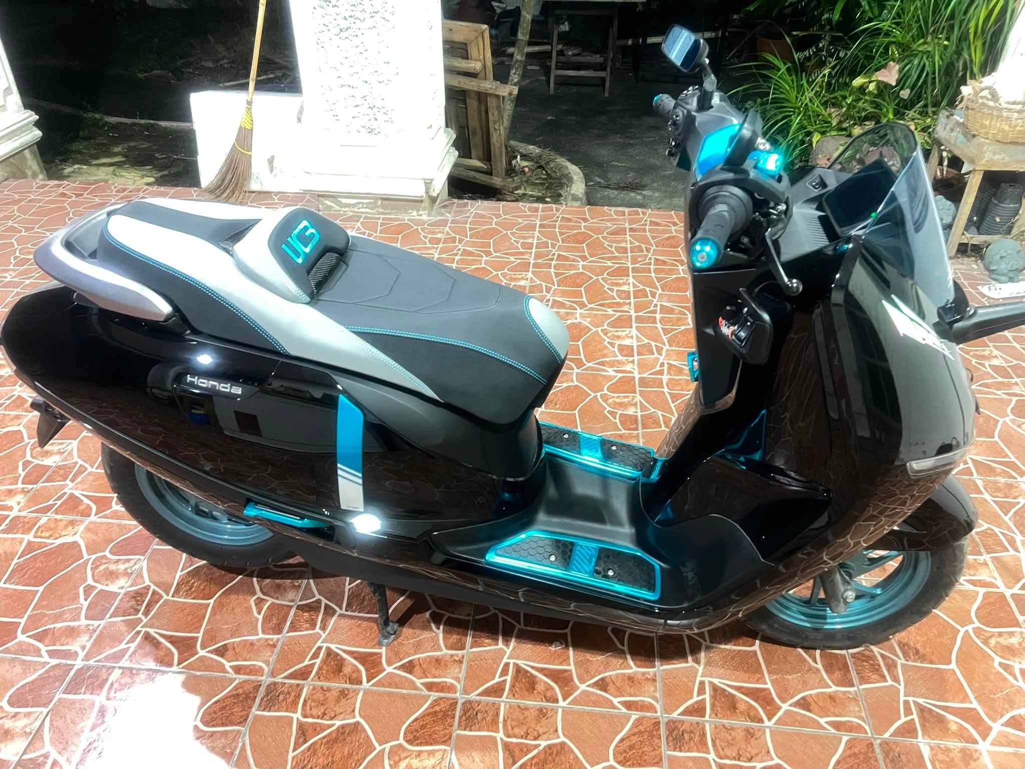 Thảm để chân H2C Honda UC3