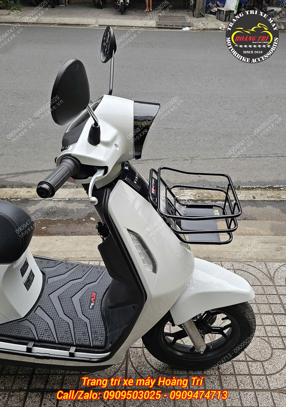 Thảm để chân xe máy điện Vento