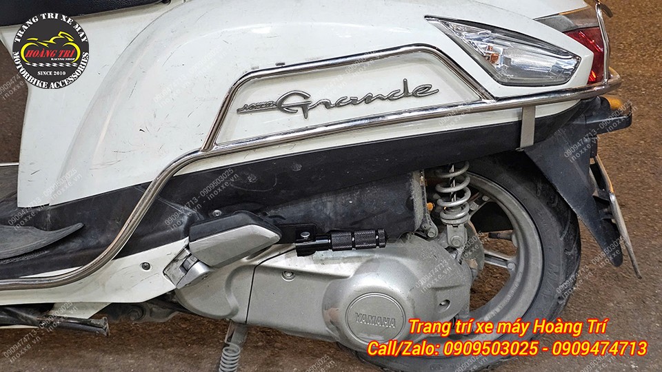 Gác chân phụ xe Grande