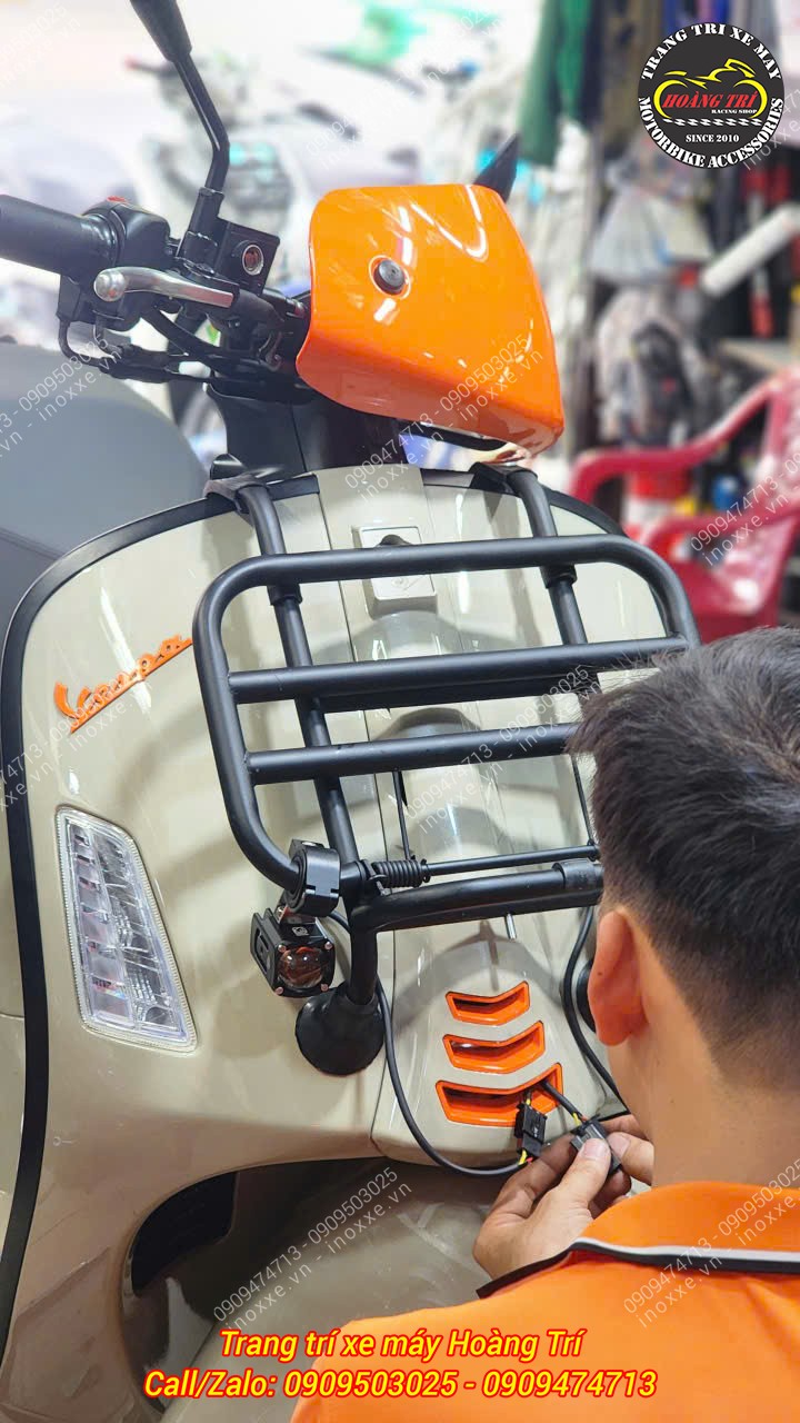 Lắp đèn trợ sáng cho xe Vespa