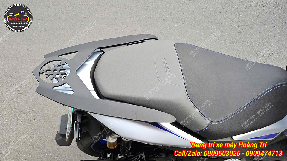 Cản sau (tay dắt) NVX V3 có Logo Yamaha