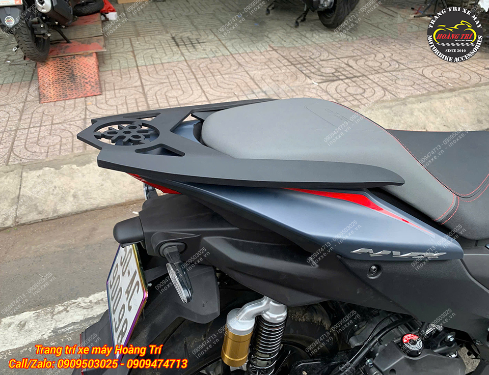 Cản sau (tay dắt) NVX V3 có Logo Yamaha