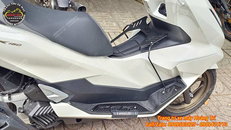Thảm để chân PCX 160 2025 nhôm CNC