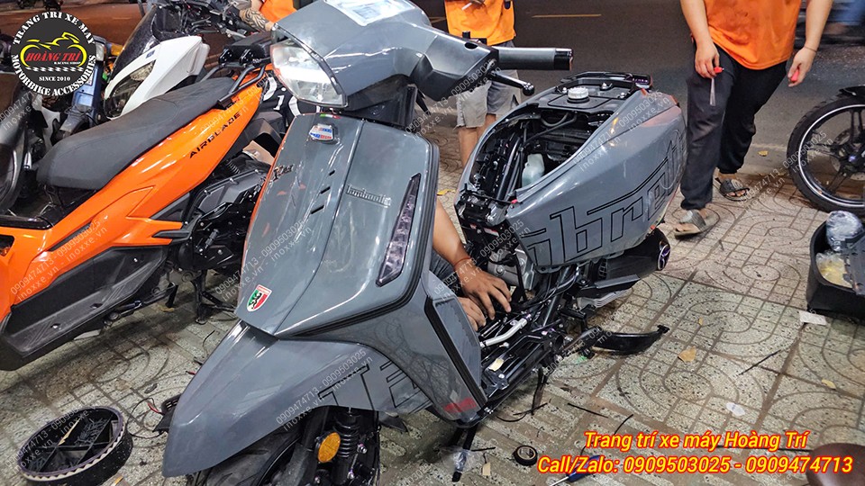 Độ bật gác chân sau tự động cho xe Lambretta