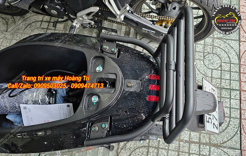 Baga sau xe máy điện Dat Bike Quantum kiểu Vespa