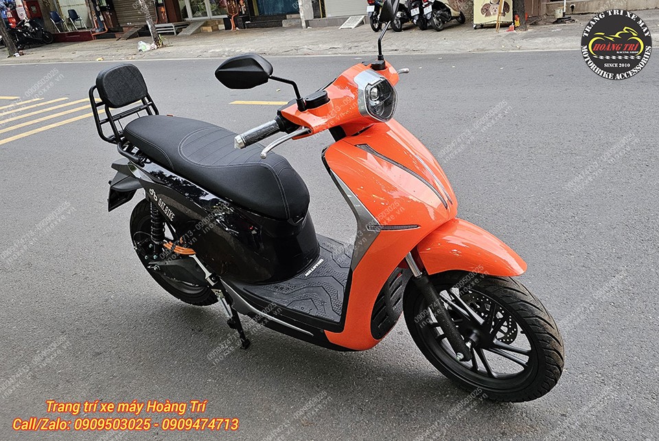 Baga sau xe máy điện Dat Bike Quantum kiểu Vespa