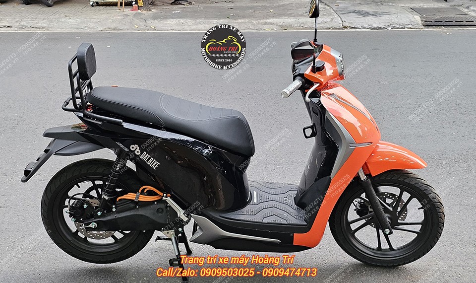 Baga sau xe máy điện Dat Bike Quantum kiểu Vespa
