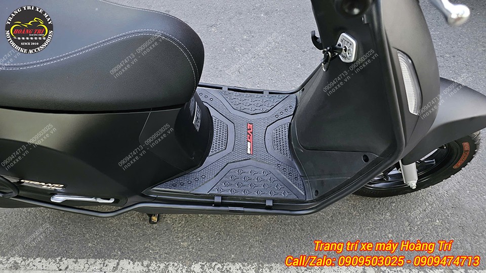 Thảm để chân xe máy điện EVO200