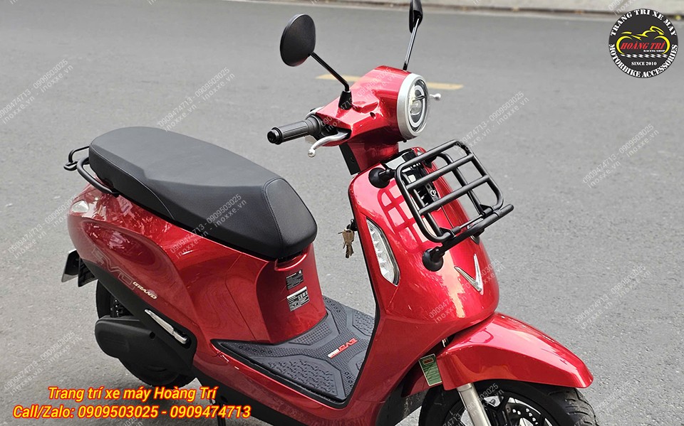 Thảm để chân xe máy điện EVO