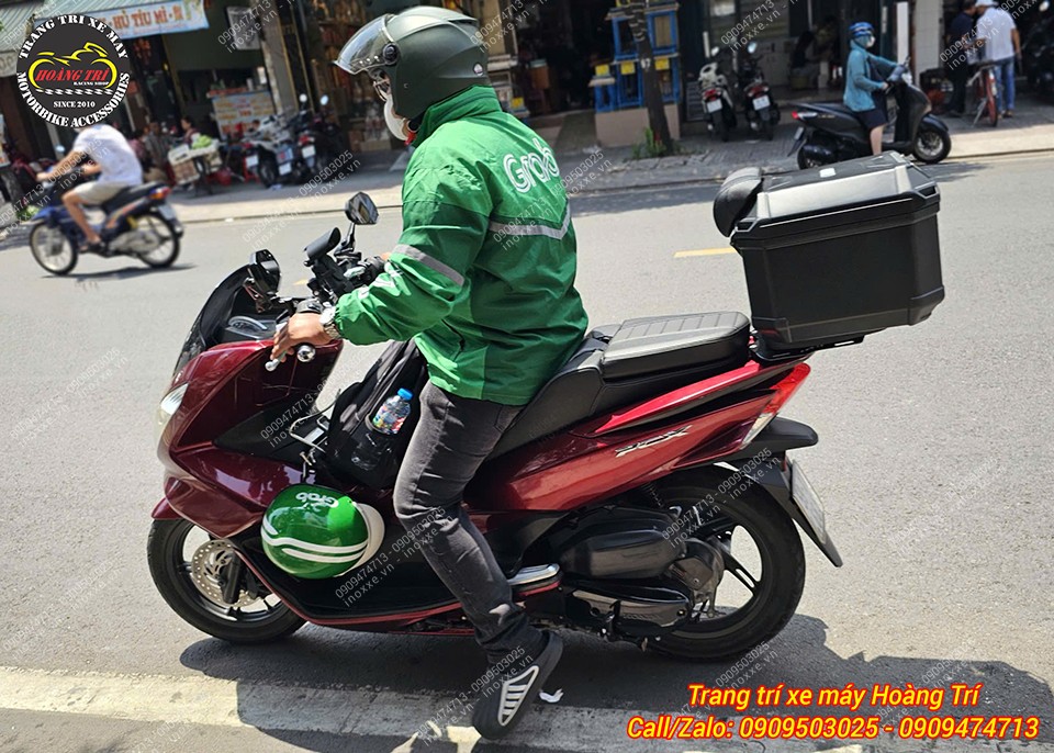Miếng đệm tựa lưng gắn thung sau Givi (E95M)