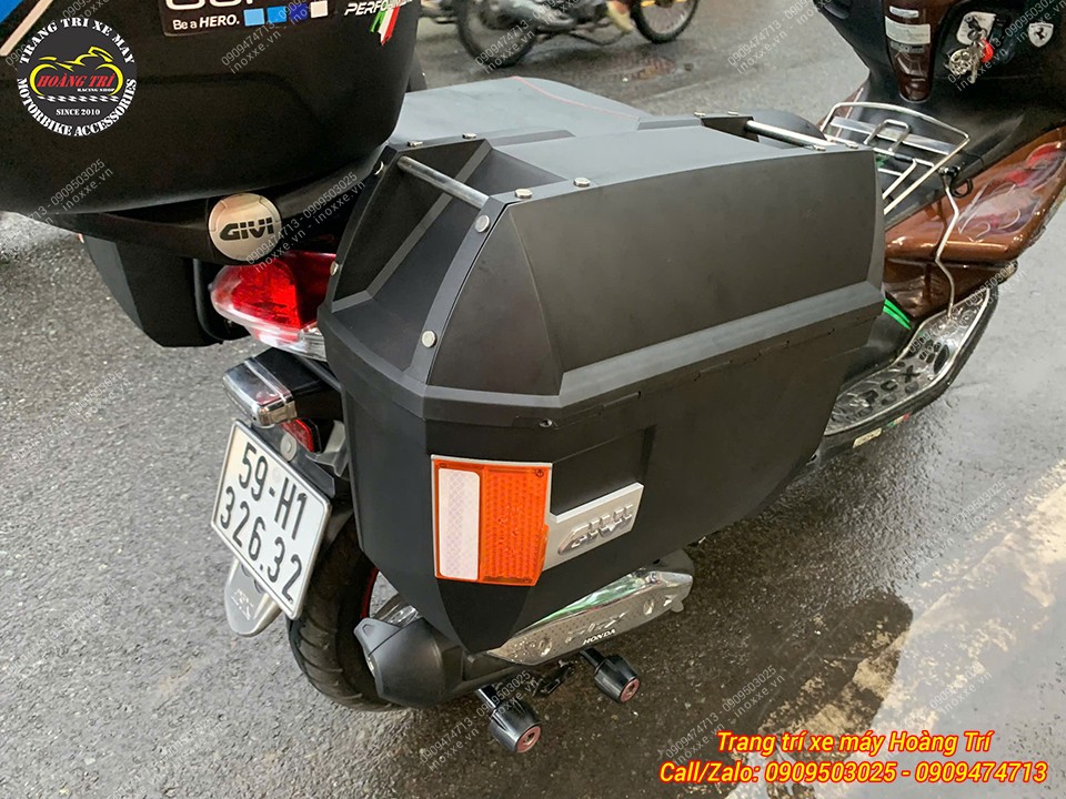 Thùng hông Givi cho xe PCX