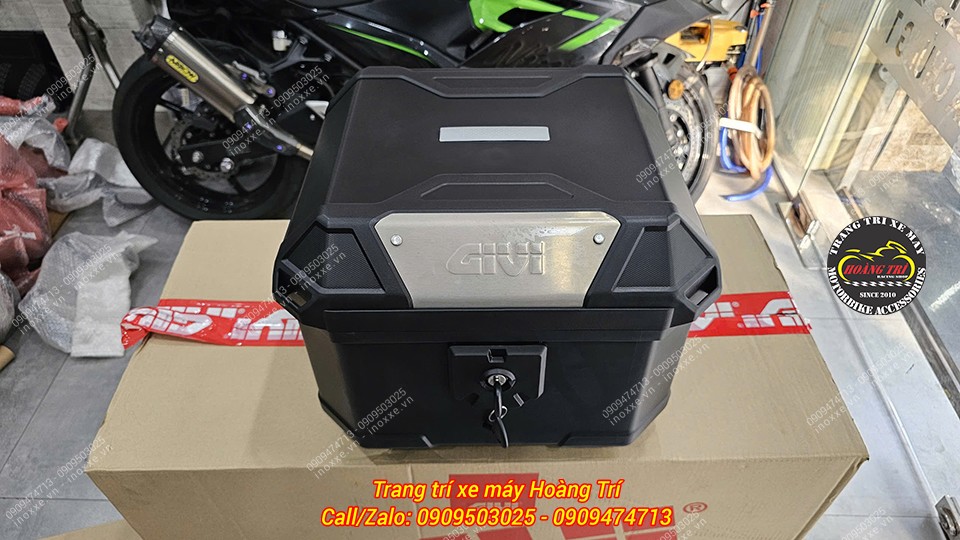 Thùng sau Givi U37A