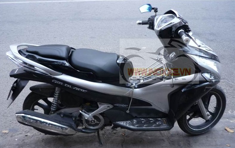 Trang trí xe máy - Độ yên xe 2 tầng 