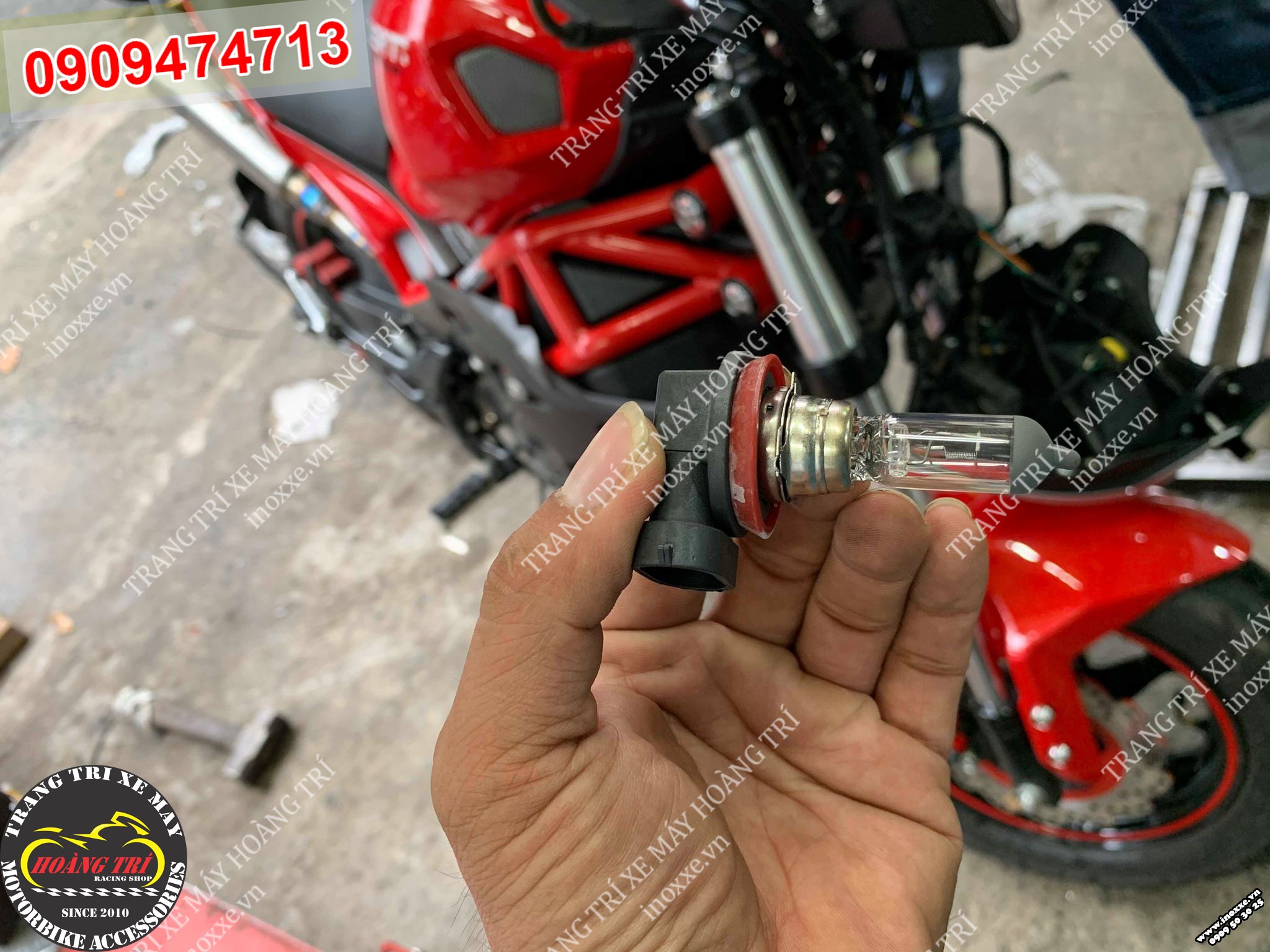 Trên tay bóng đèn led zin của Ducati Monster 110