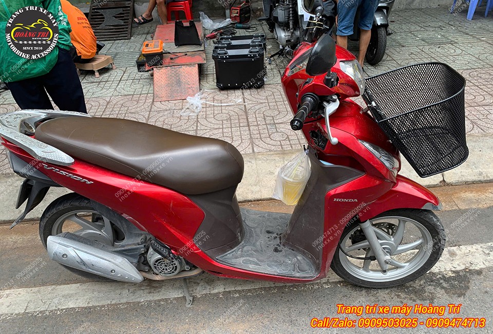 Rổ trước mặt nạ Honda Vision